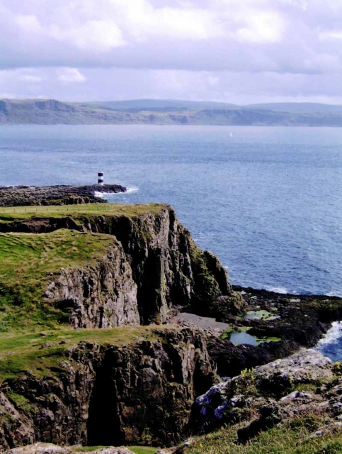 'Rue lighthouse from Roonivoolin walk', Leah Mitchell